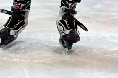 Ullavan urheilukentän pikaluistelurata